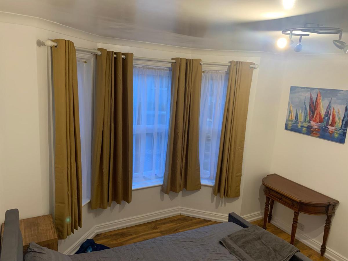 Fantastic Villa Bournemouth - Spa, Parking, Garden Esterno foto