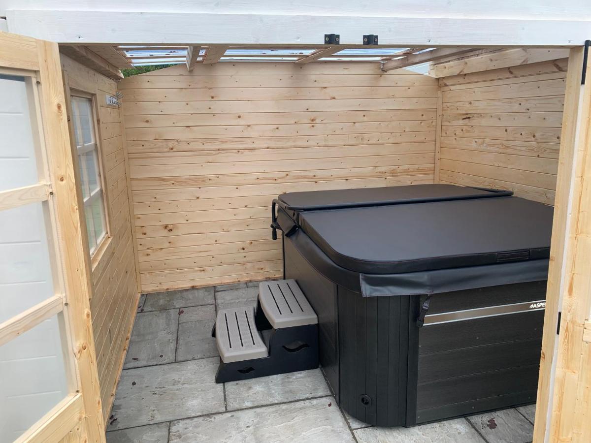 Fantastic Villa Bournemouth - Spa, Parking, Garden Esterno foto