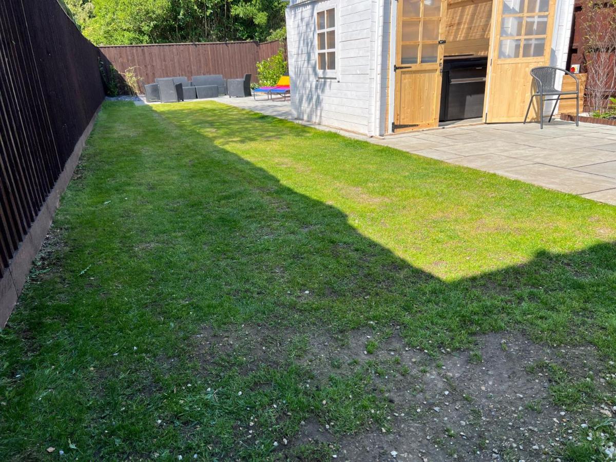 Fantastic Villa Bournemouth - Spa, Parking, Garden Esterno foto